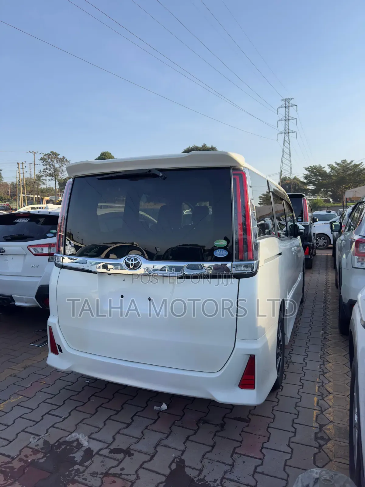Toyota Noah 2017 White