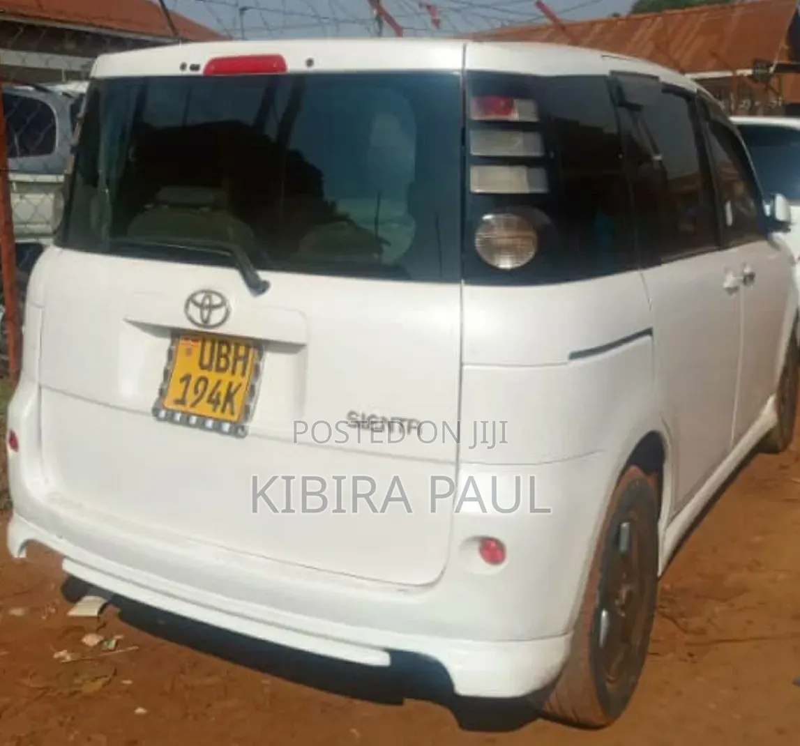 Toyota Sienta 2008 White
