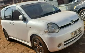 Toyota Sienta 2008 White