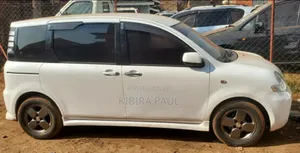 Toyota Sienta 2008 White