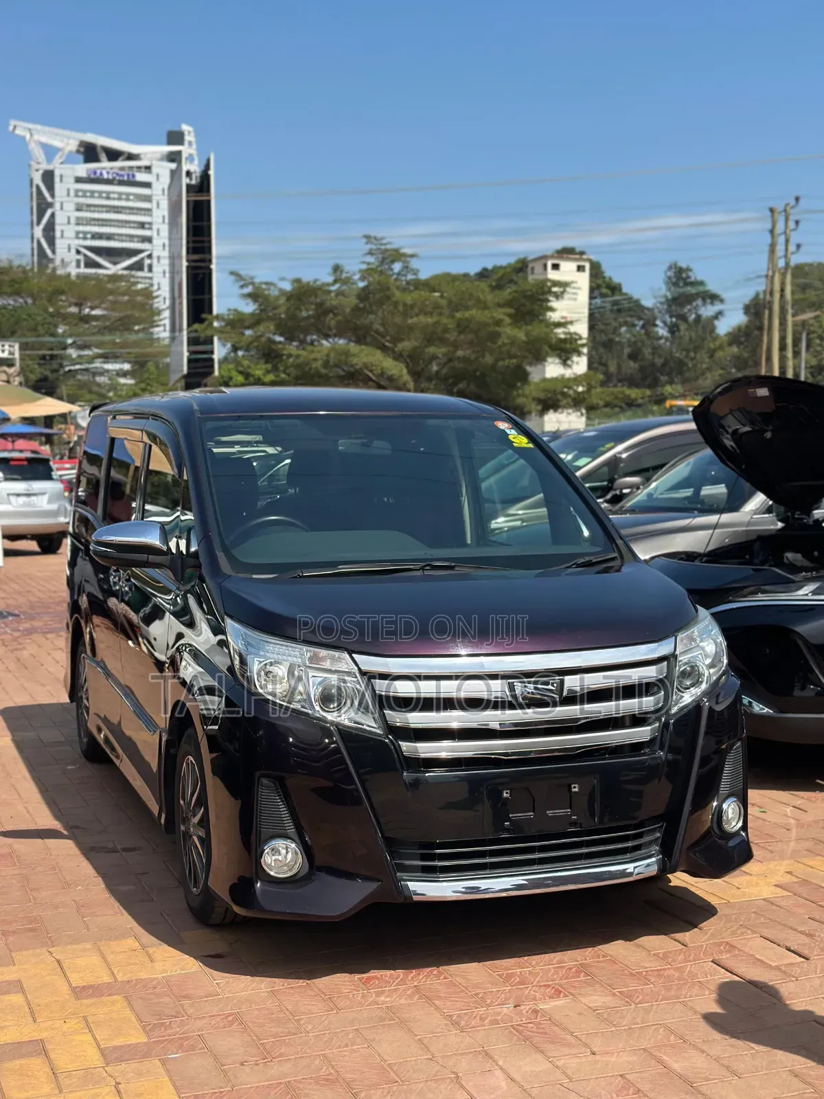 Toyota Noah 2014 Purple