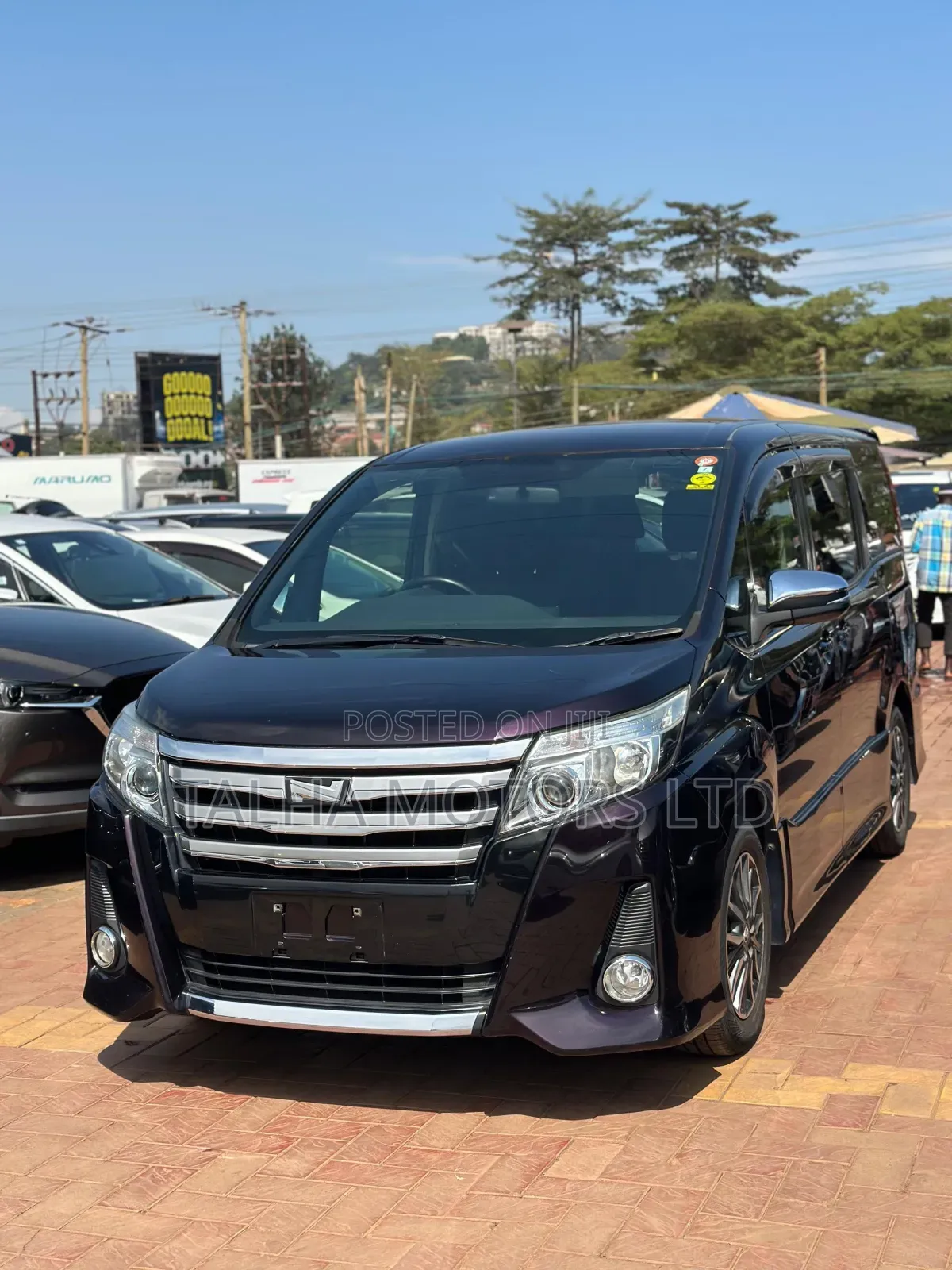 Toyota Noah 2014 Purple