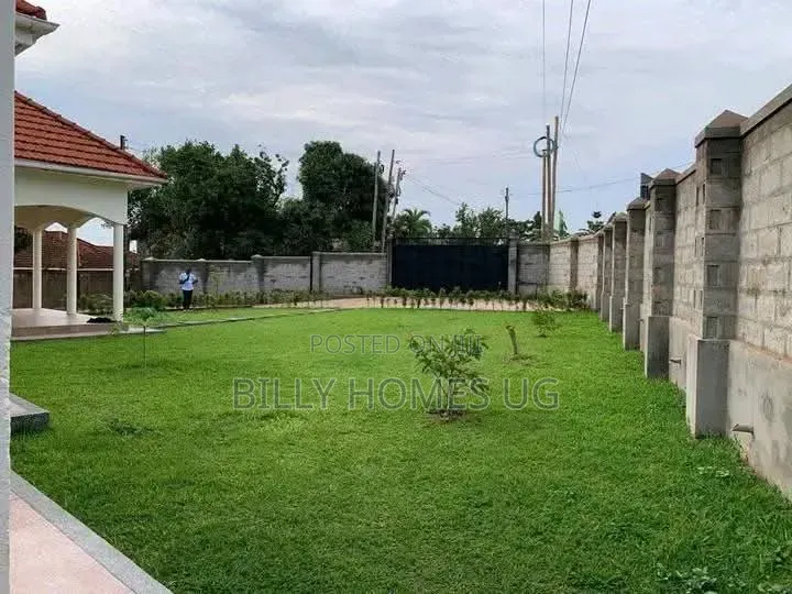 4bdrm Bungalow in Nakawa for sale