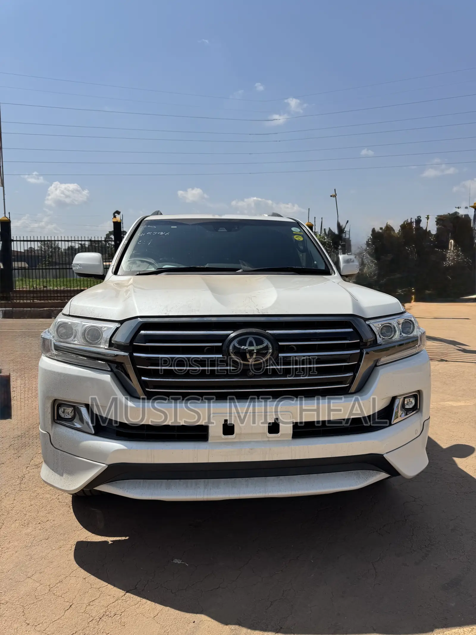 Toyota Land Cruiser 4.6 V8 ZX 2017 White