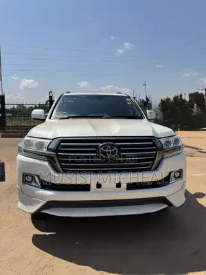 Toyota Land Cruiser 4.6 V8 ZX 2017 White