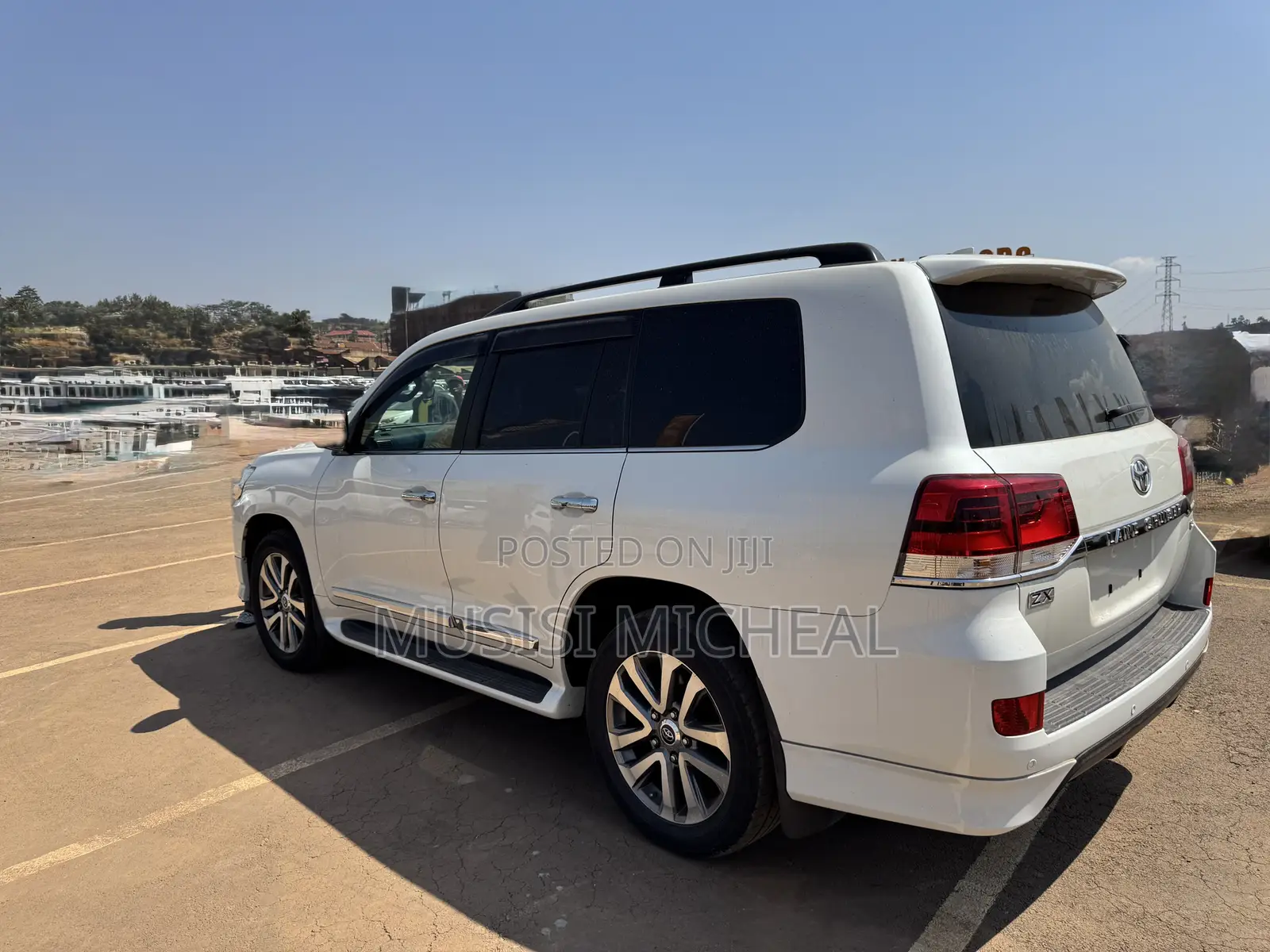 Toyota Land Cruiser 4.6 V8 ZX 2017 White
