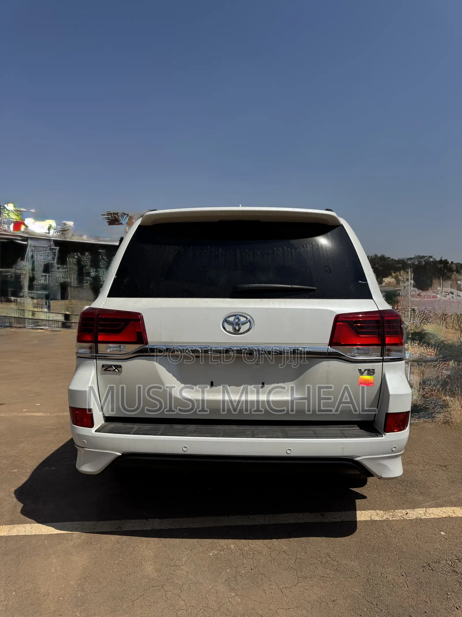 Toyota Land Cruiser 4.6 V8 ZX 2017 White