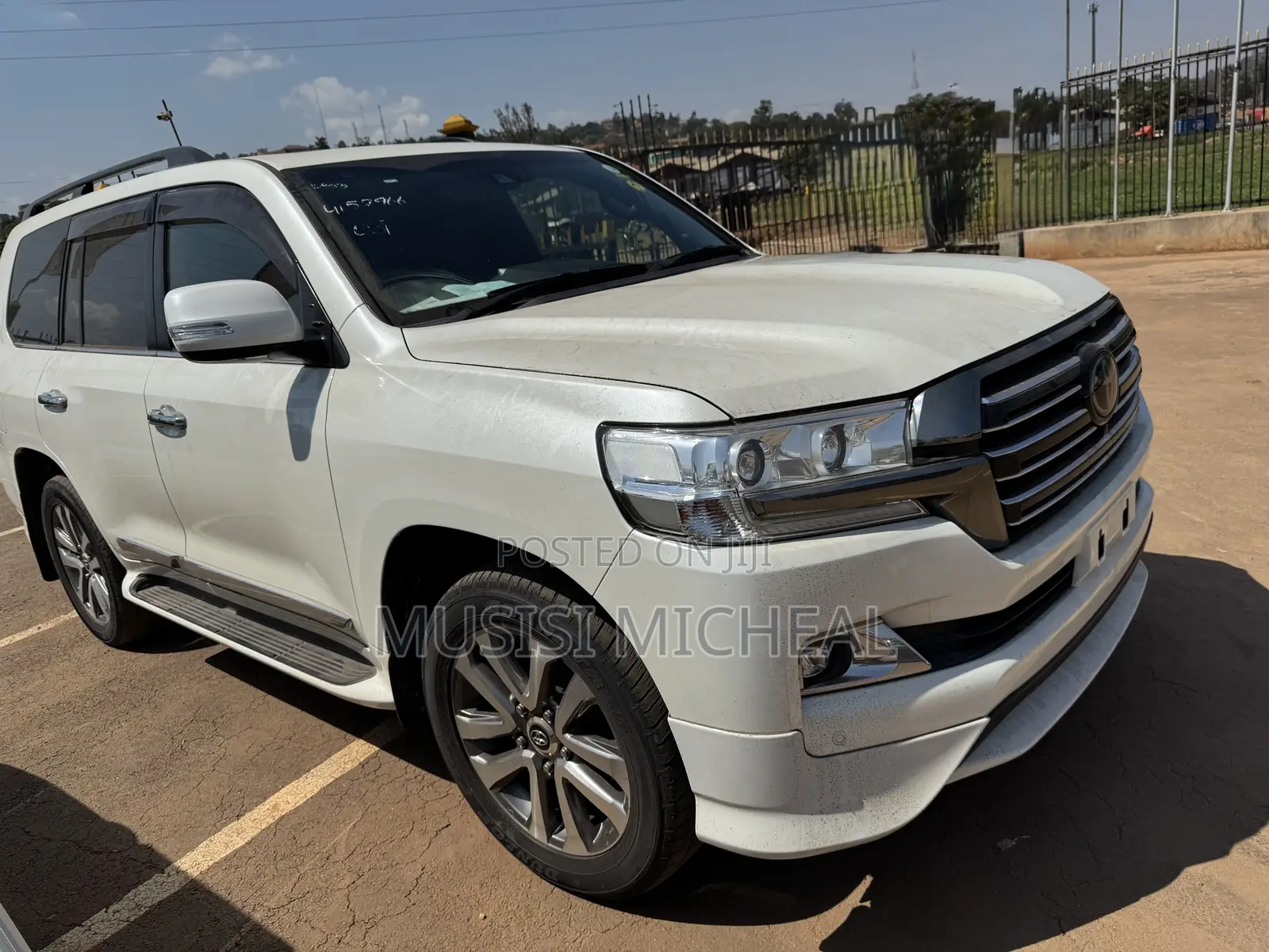 Toyota Land Cruiser 4.6 V8 ZX 2017 White