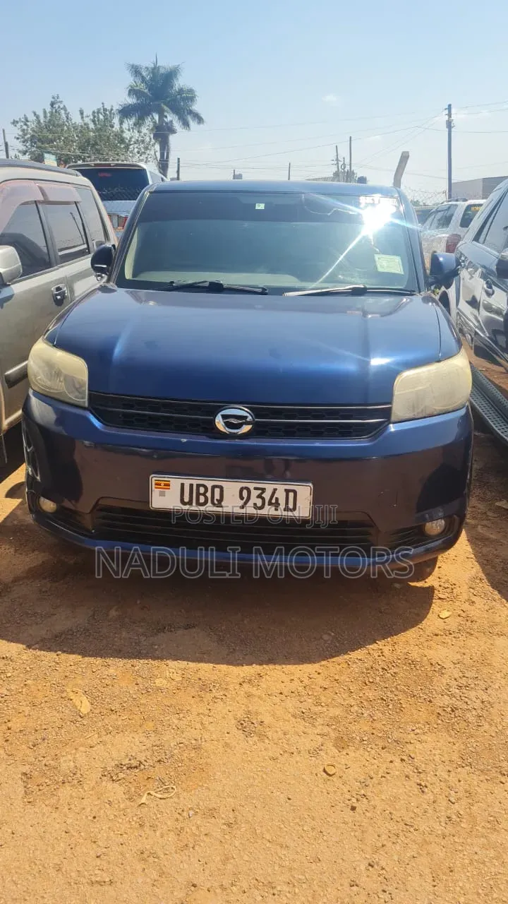 Toyota Corolla Rumion 2010 Blue