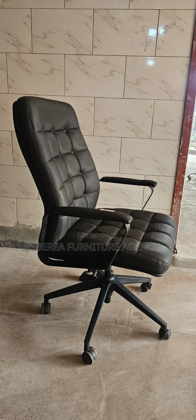 Executive Unique Design Pure Leather Office Chair