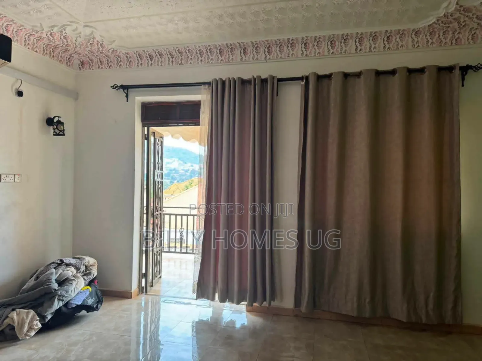 Mini Flat in Ssisa for sale