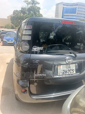 Toyota Sienta 2009 Gray