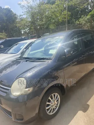 Toyota Sienta 2009 Gray