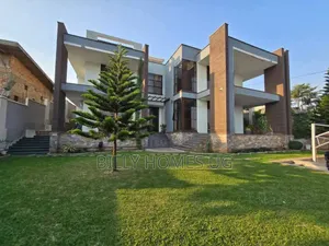 5bdrm Mansion in Ssisa for sale