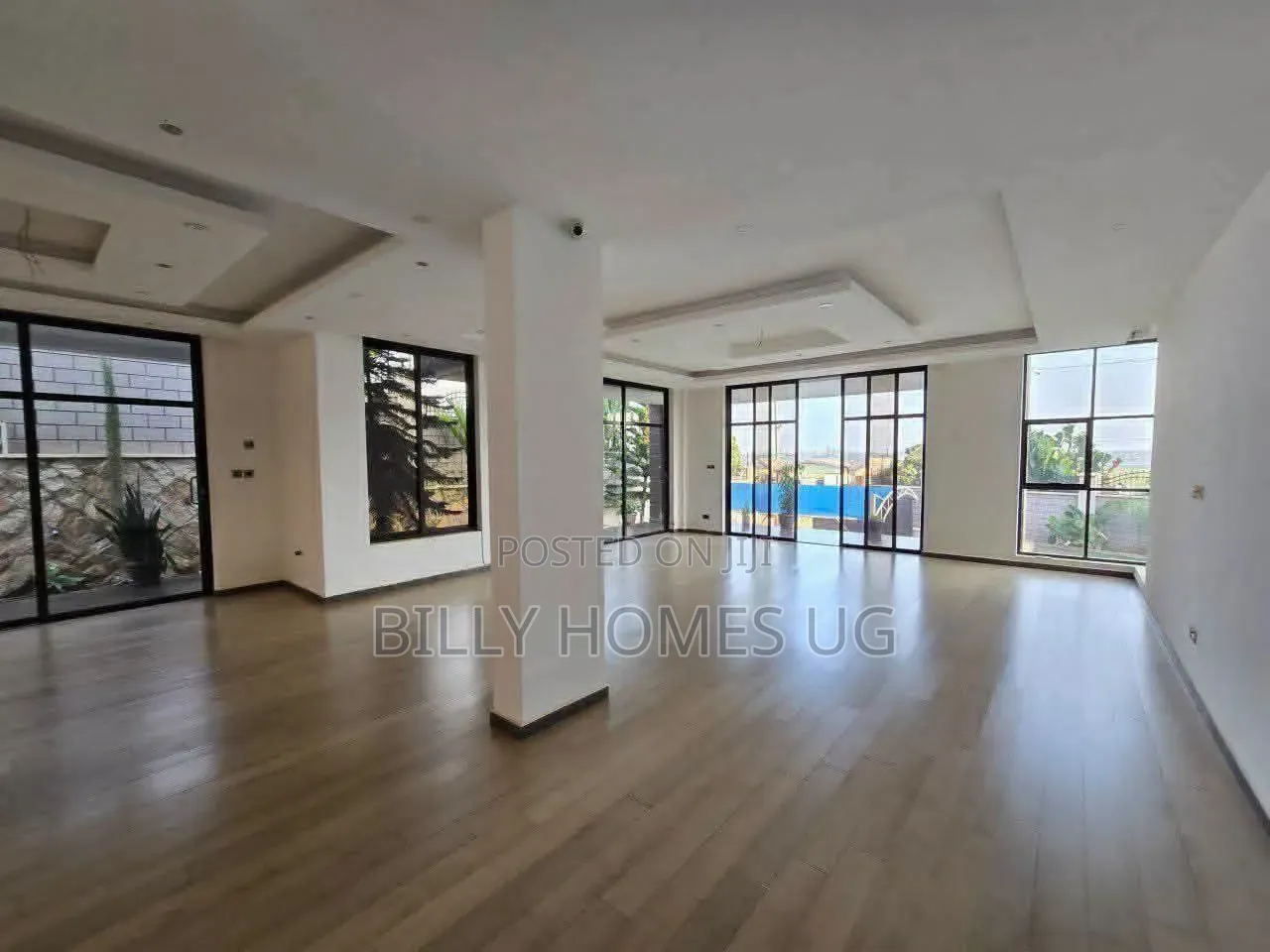 5bdrm Mansion in Ssisa for sale