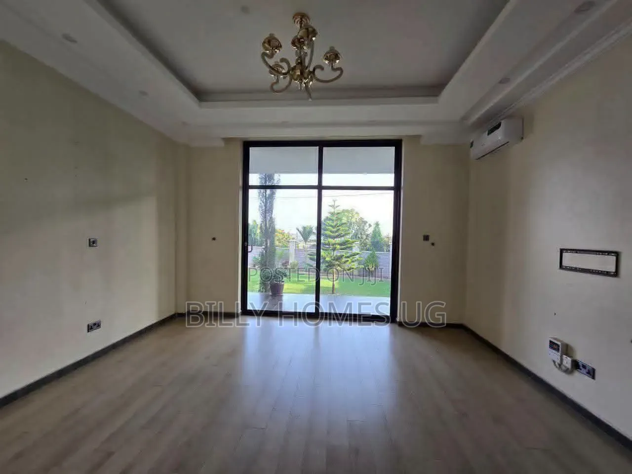 5bdrm Mansion in Ssisa for sale