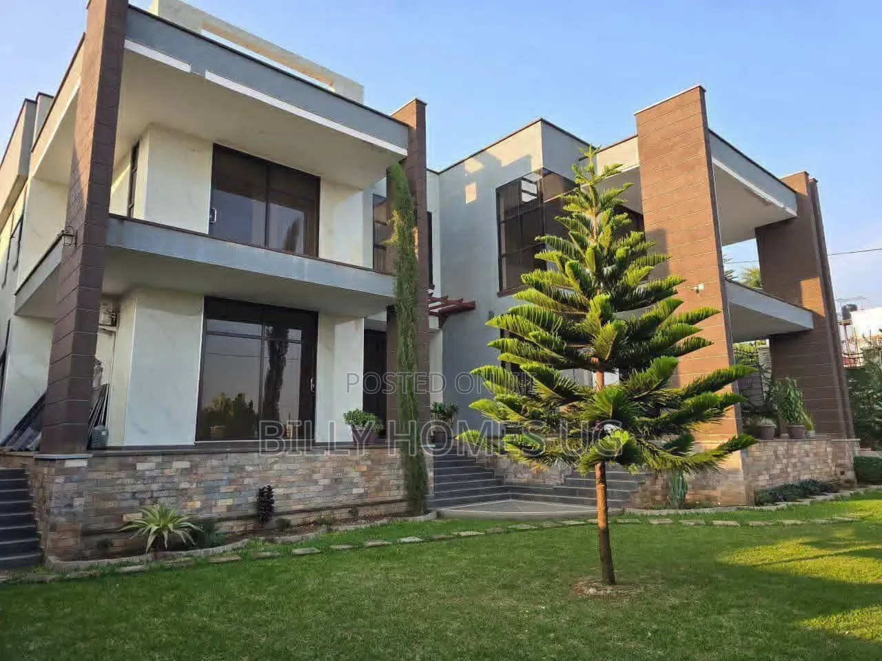 5bdrm Mansion in Ssisa for sale