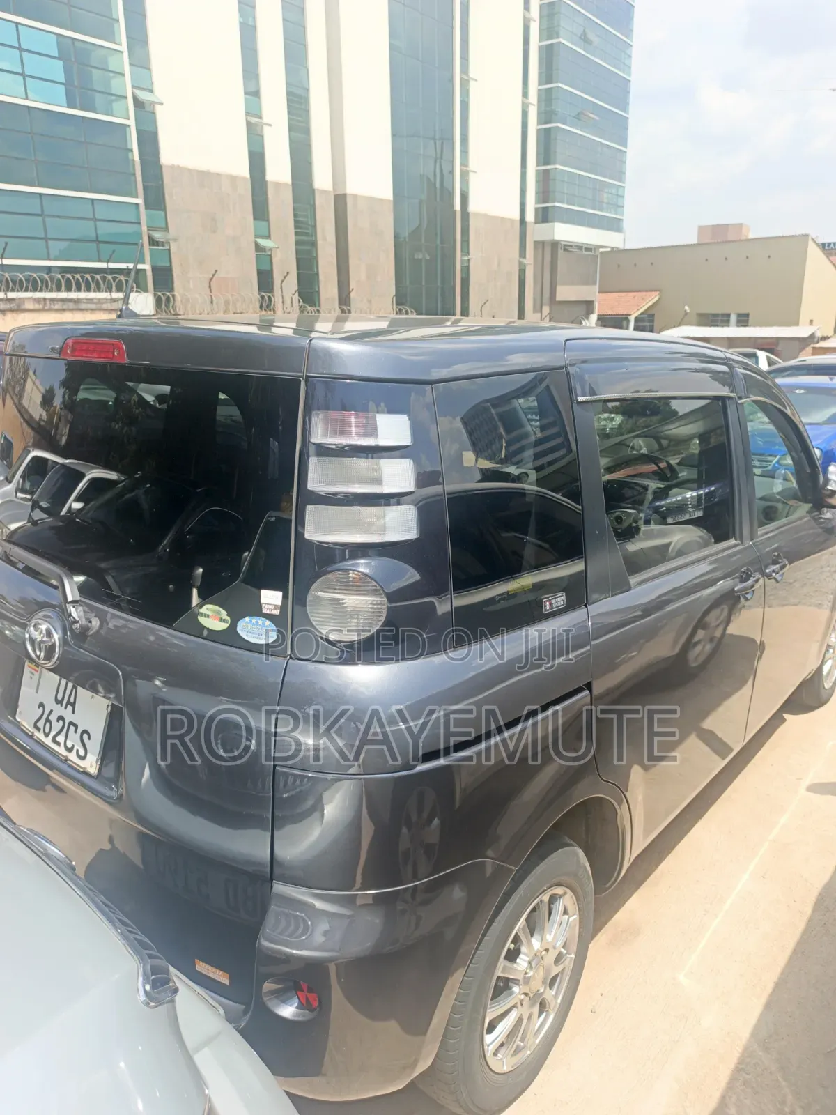 Toyota Sienta 2009 Gray