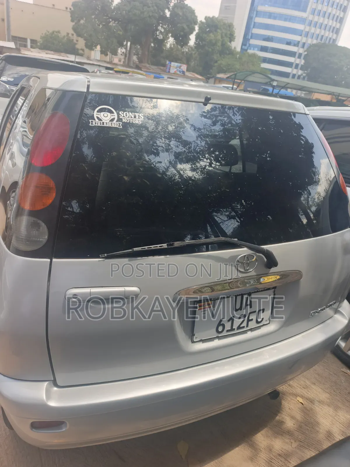 Toyota Raum 1999 Silver