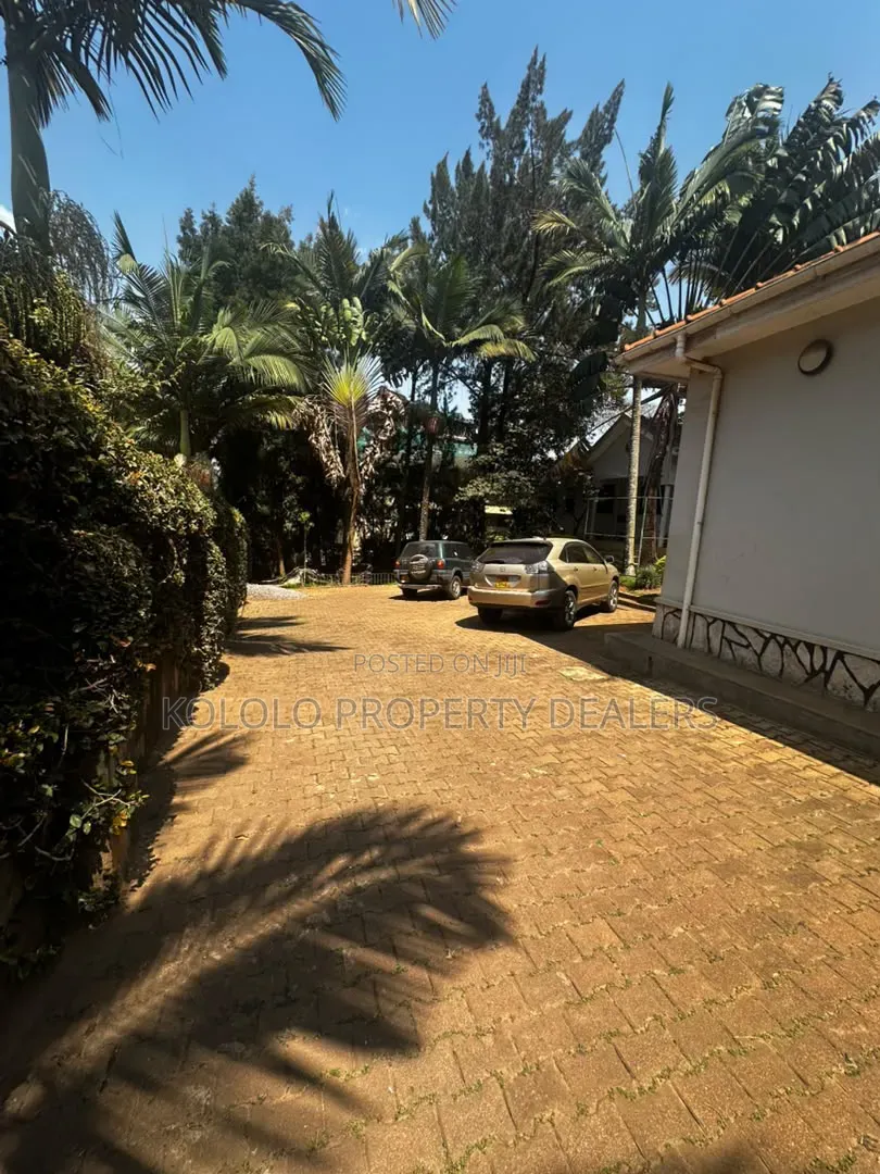 5bdrm Bungalow in Naguru, Central Division for sale