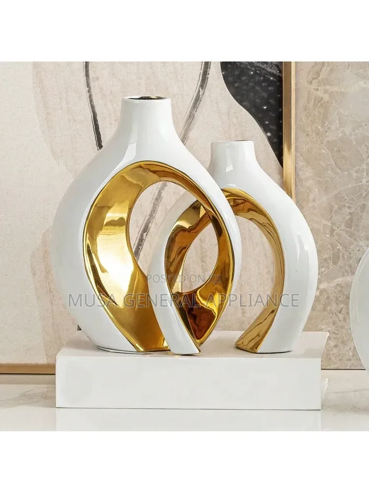 Oliruim White Gold Vases Set of 2