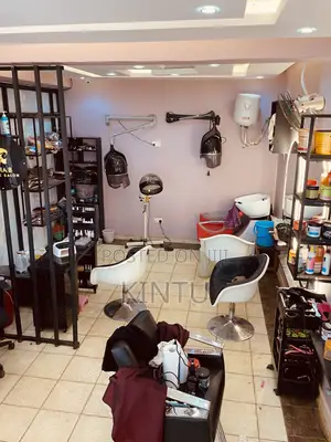 Salon in Ackright Bwebajja for Sale