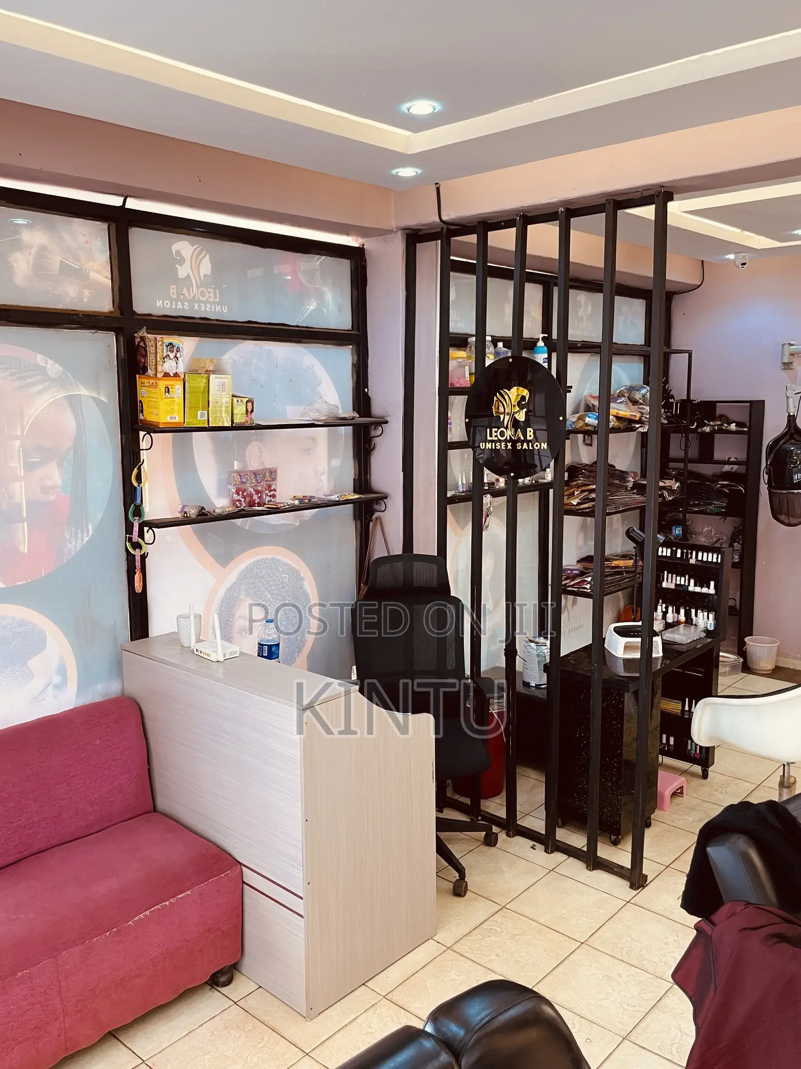 Salon in Ackright Bwebajja for Sale