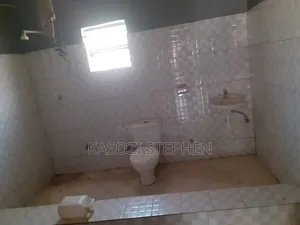 4bdrm House in Makindye for rent