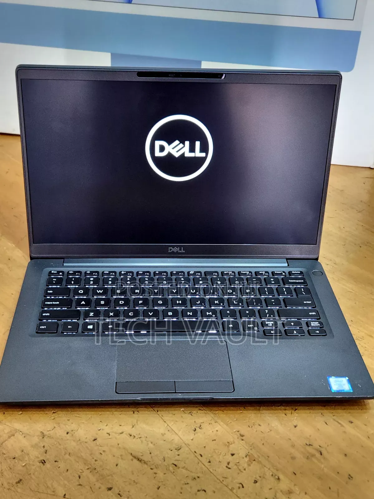 New Laptop Dell Latitude 7400 8GB Intel Core i5 SSD 256GB