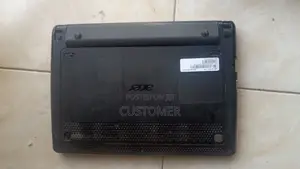Laptop Acer Aspire 1 2GB Intel Atom HDD 128GB