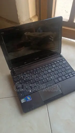 Laptop Acer Aspire 1 2GB Intel Atom HDD 128GB