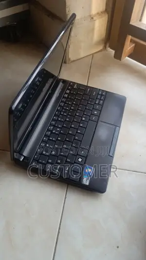 Laptop Acer Aspire 1 2GB Intel Atom HDD 128GB