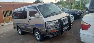 Toyota Grand HiAce 2000 Silver