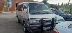 Toyota Grand HiAce 2000 Silver