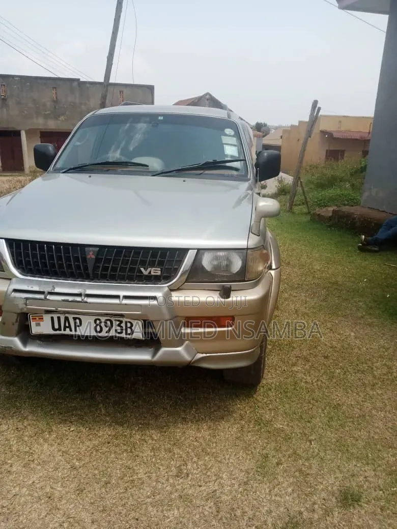 Mitsubishi Challenger 1998 Gray