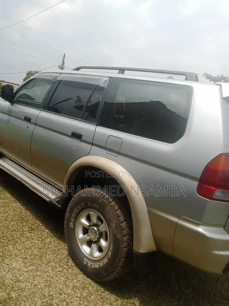 Mitsubishi Challenger 1998 Gray