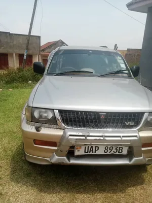 Mitsubishi Challenger 1998 Gray