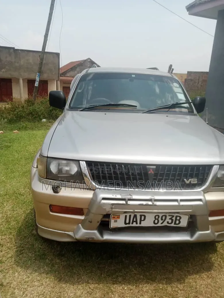 Mitsubishi Challenger 1998 Gray