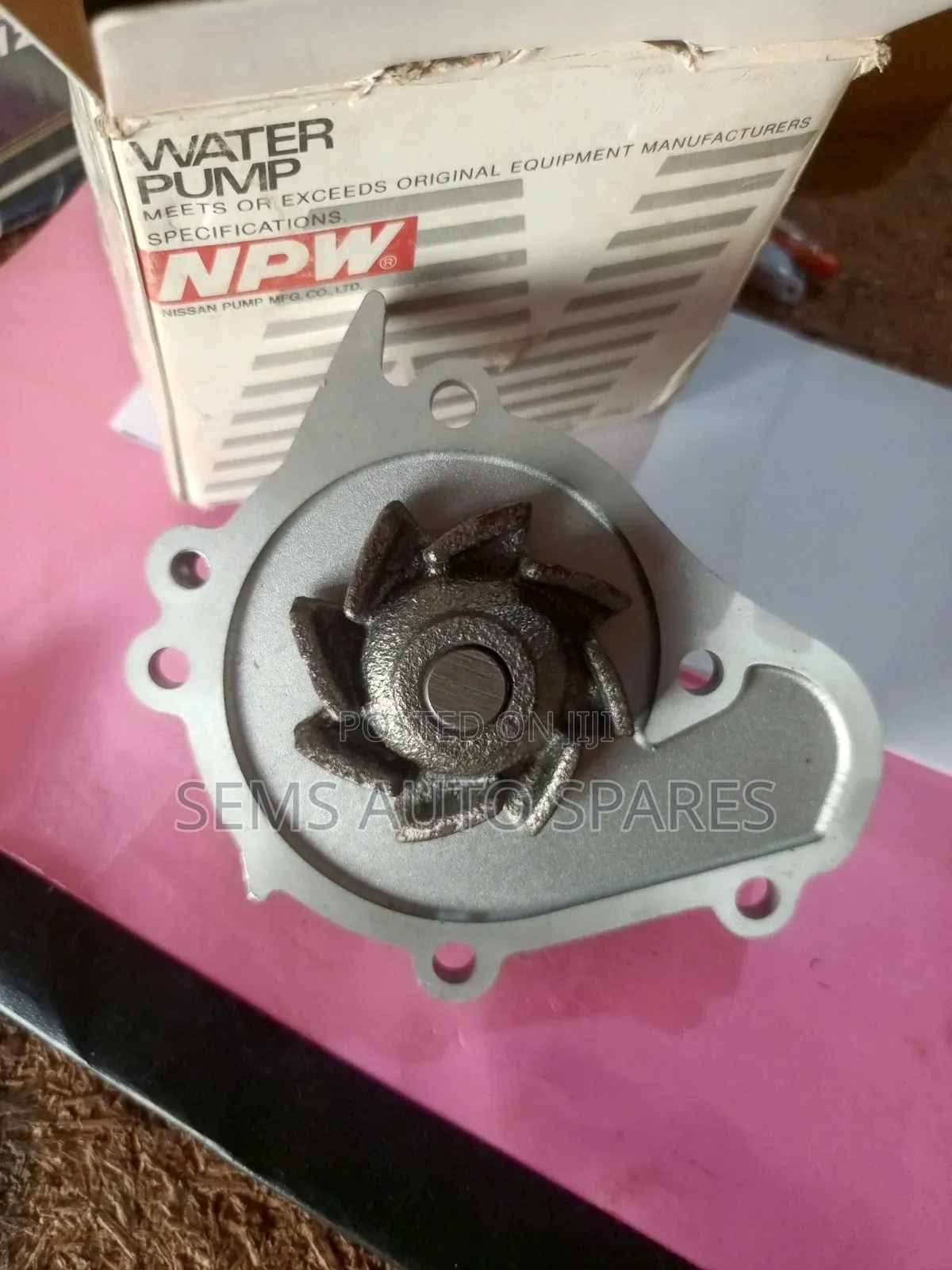 Water Pump Nissan March MA10.