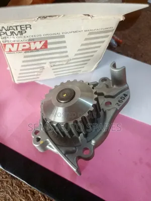 Water Pump Nissan March MA10.