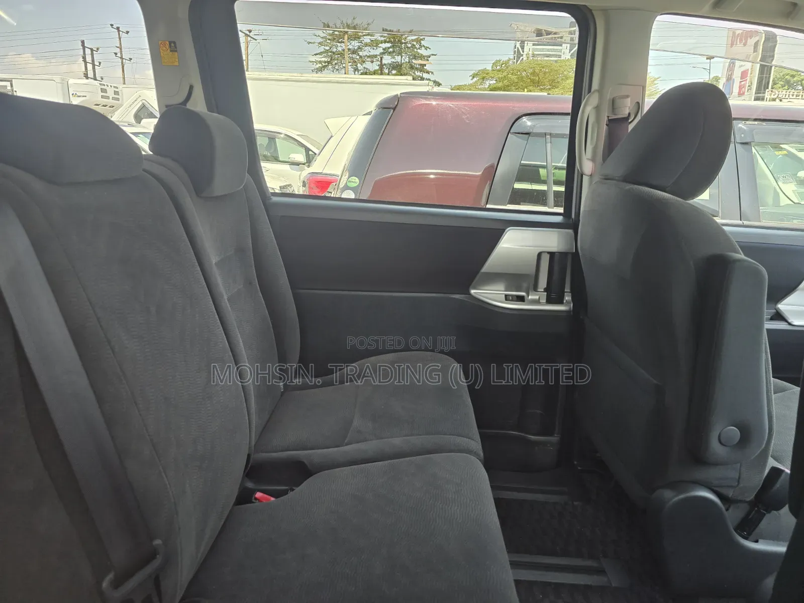 Toyota Noah 2013 Silver