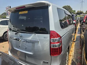 Toyota Noah 2013 Silver