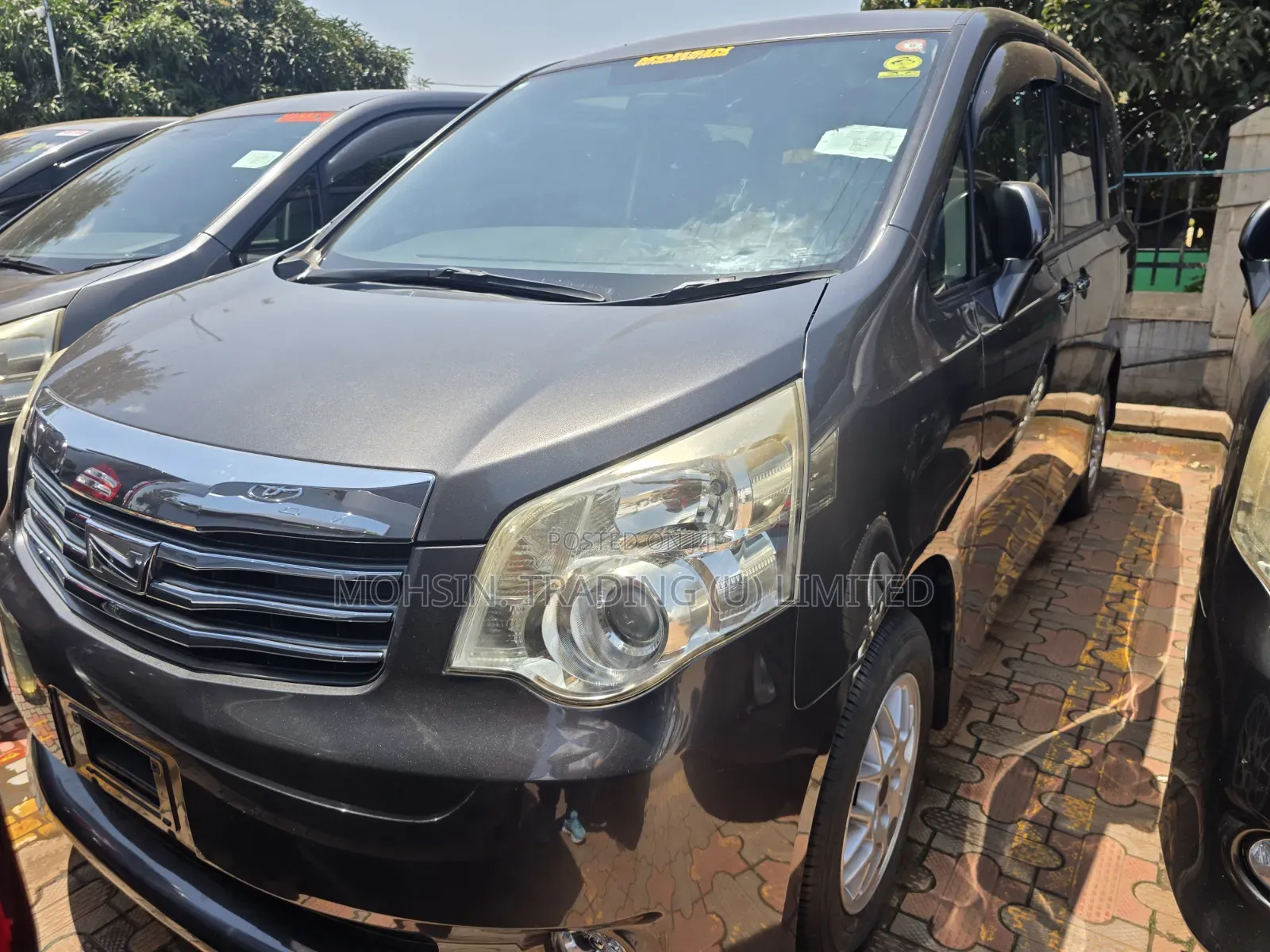 Toyota Noah 2013 Gray