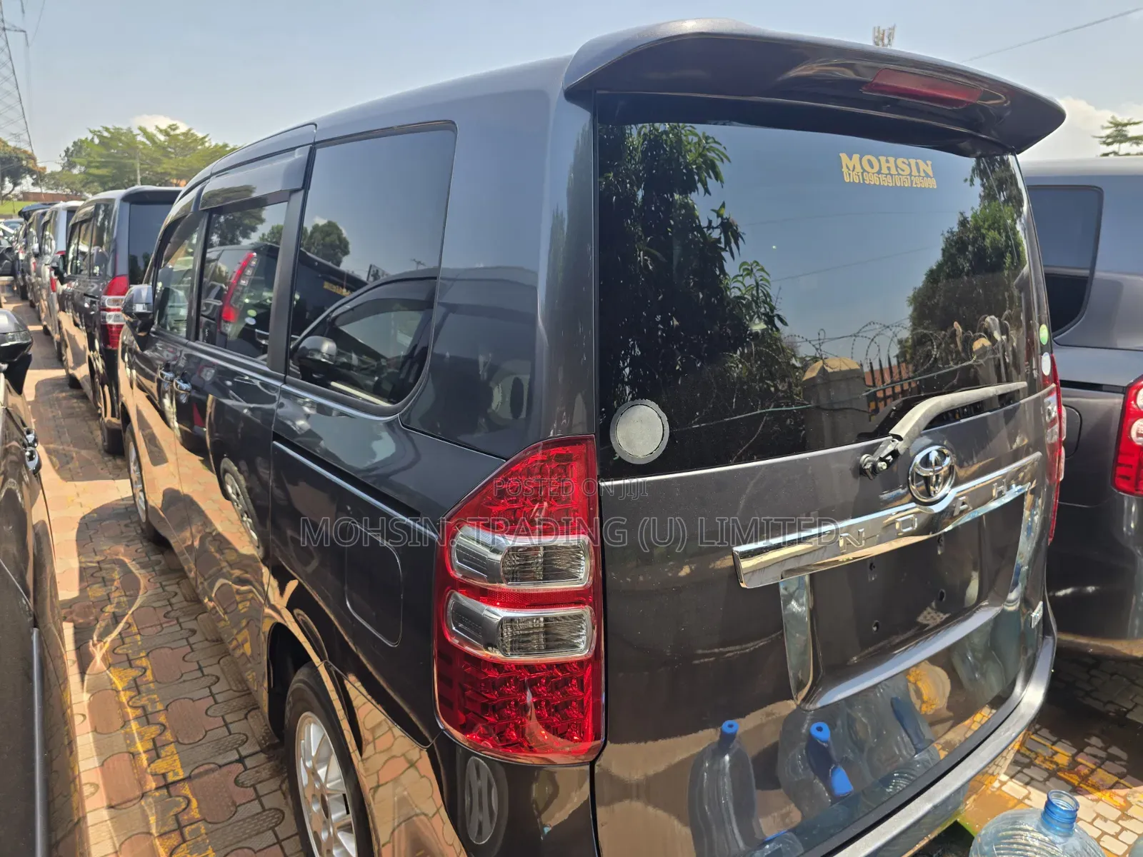 Toyota Noah 2013 Gray
