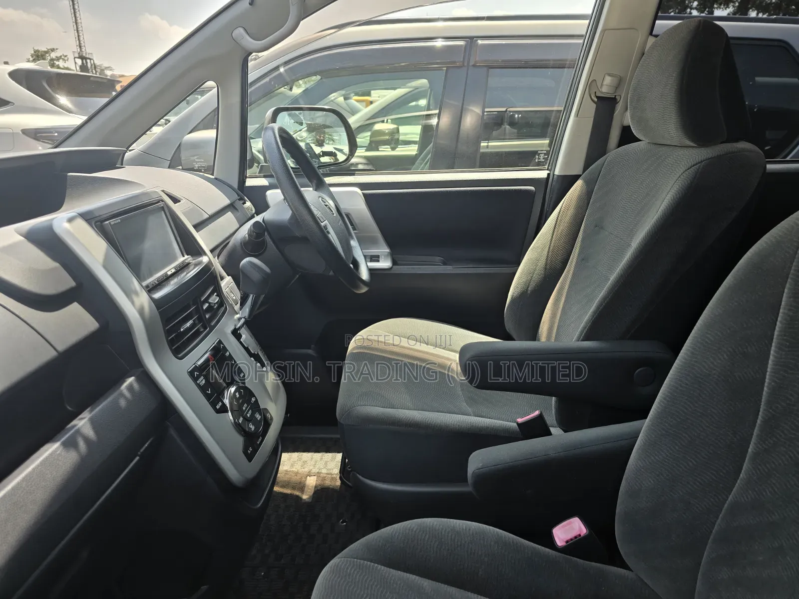Toyota Noah 2013 Gray