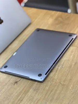 Laptop Apple MacBook Pro 2020 16GB Intel Core i5 SSD 512GB