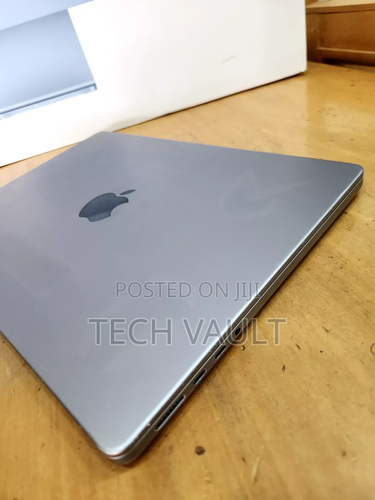 New Laptop Apple MacBook Pro 2021 M1 16GB Apple M1 Pro SSD 512GB