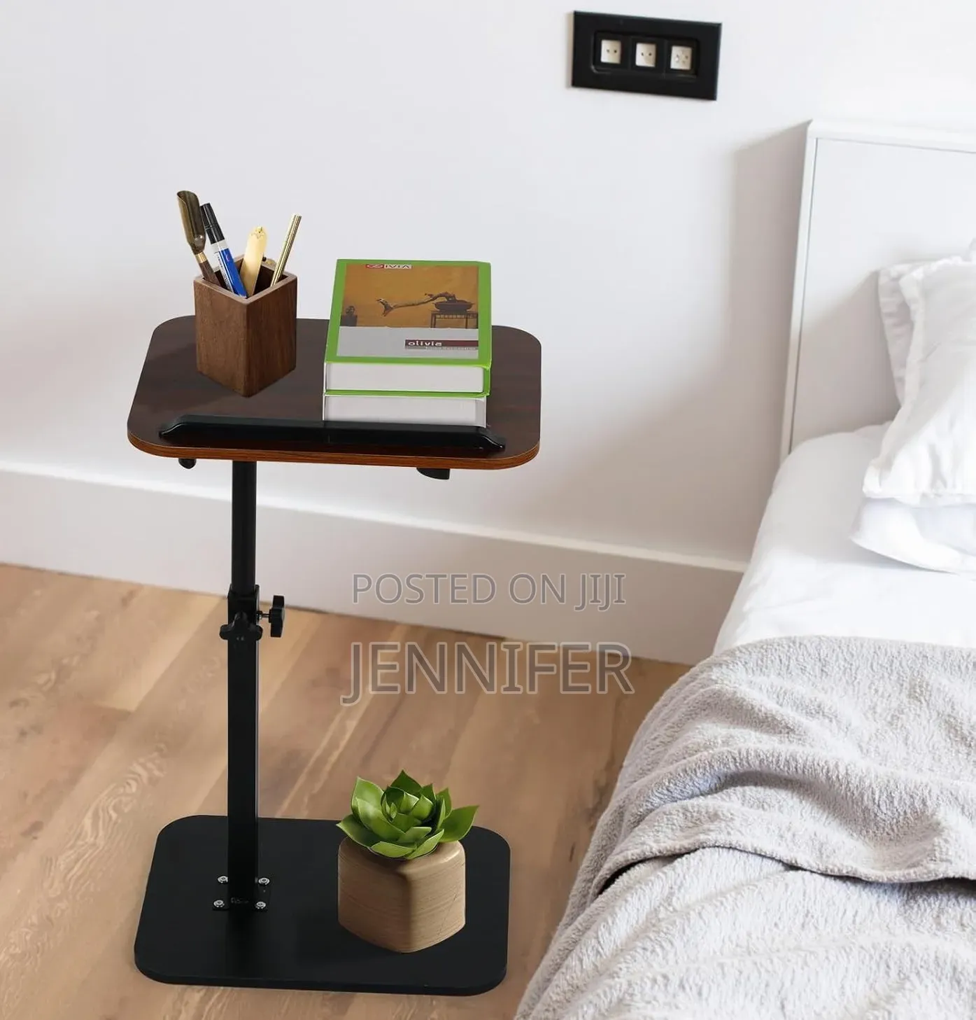 Adjustable C-Shaped Side Table 360° Swivel Tilt