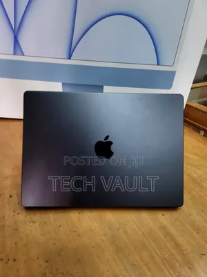 New Laptop Apple MacBook Pro 2023 M3 18GB Apple M3 Pro SSD 512GB