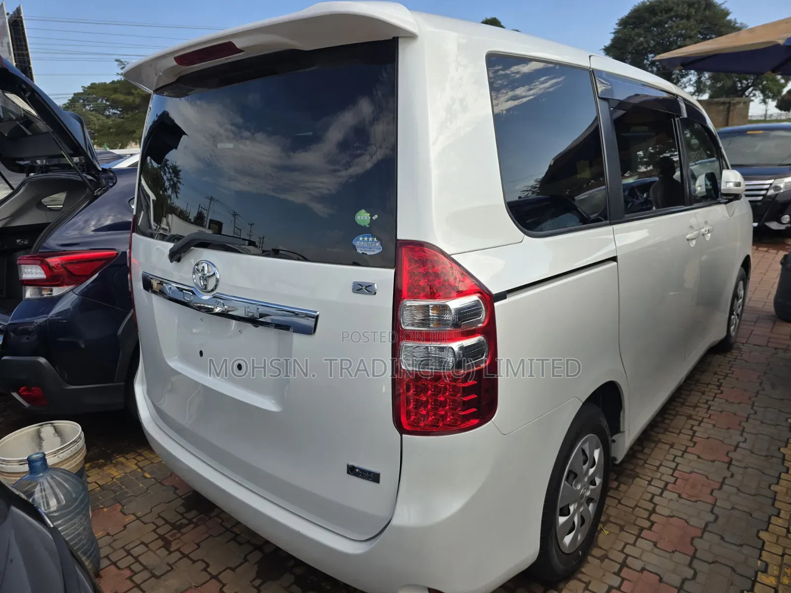 Toyota Noah 2013 White